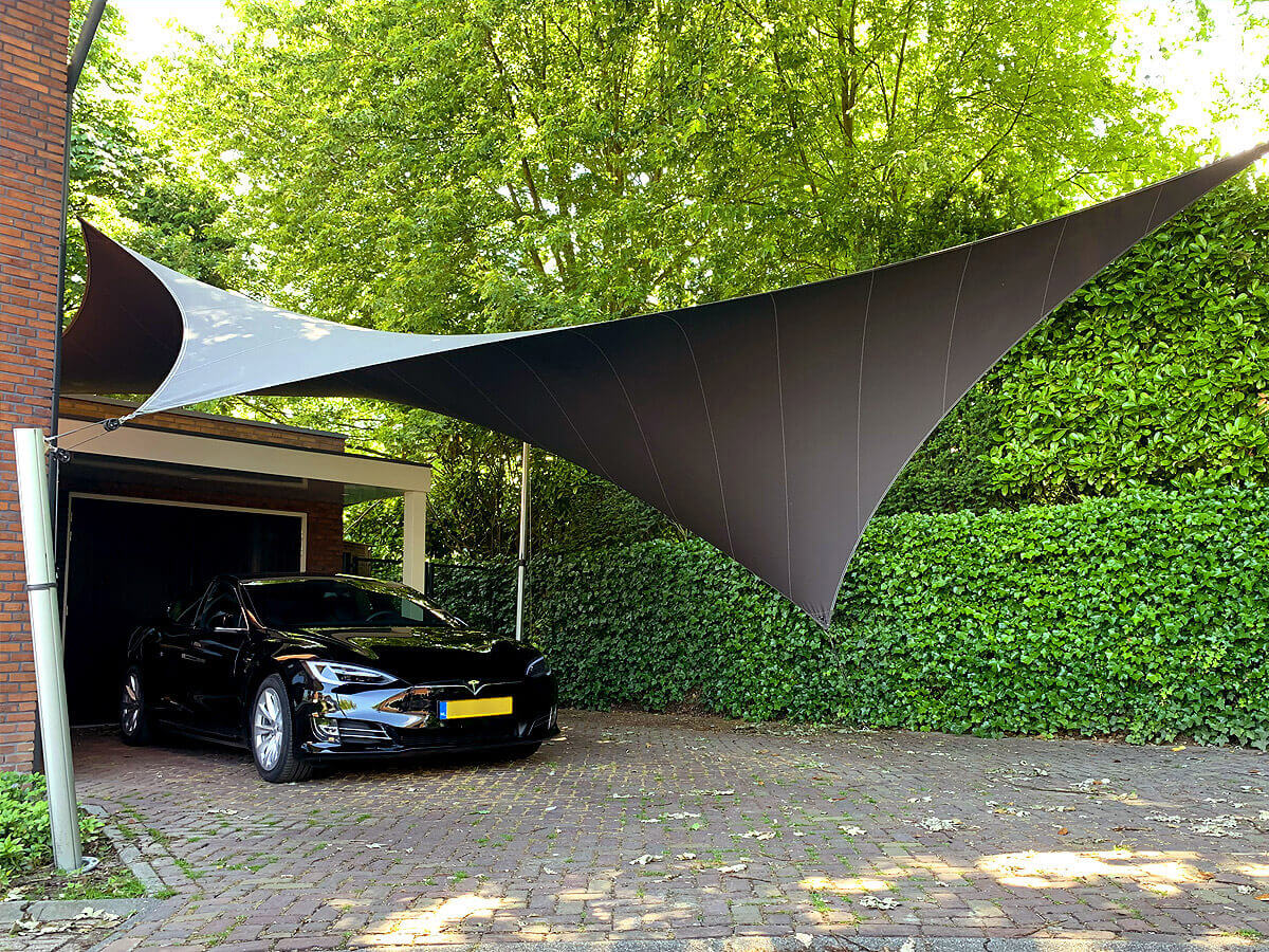 Een vergunningsvrije carport van zeildoek is een stijlvolle en functionele oplossing om uw auto’s te beschermen. Waarom een carport van zeildoek?