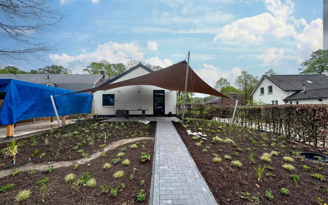 Nieuwe Texstyleroofs terrasoverkapping geplaatst in Veldhoven – Luxe, Licht en Leefplezier in Perfecte Harmonie