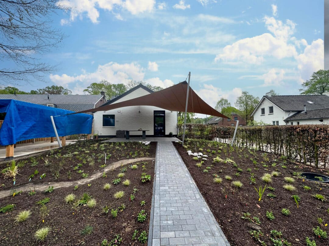 Nieuwe Texstyleroofs terrasoverkapping geplaatst in Veldhoven – Luxe, Licht en Leefplezier in Perfecte Harmonie